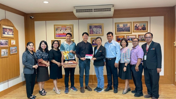 ผนึกกำลังเพื่อประโยชน์สูงสุด! คณะสัตวแพทยศาสตร์ มข. ส่งมอบรถขนส่งน้ำ สนับสนุนพันธกิจคณะเกษตรศาสตร์