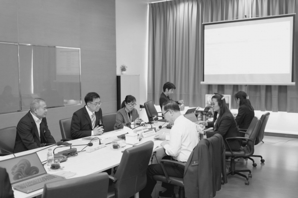 คณะสัตวแพทยศาสตร์ มข. จัดทำข้อตกลง OKRs ปีงบประมาณ 2569 ขับเคลื่อนยุทธศาสตร์มหาวิทยาลัย 2569–2572 สู่ผลลัพธ์เป็นเลิศ วันที่ 18 กันยายน 2568 คณะสัตวแพทยศาสตร์ มหาวิทยาลัยขอนแก่น นำโดย รองศาสตราจารย์ ดร.นฤพนธ์ คำพา คณบดีคณะสัตวแพทยศาสตร์