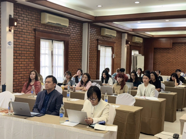 เมื่อวันที่ 5 มีนาคม 2569 ณ โรงแรมราชาวดี รีสอร์ท แอนด์ โฮเทล จังหวัดขอนแก่น โรงพยาบาลสัตว์ คณะสัตวแพทยศาสตร์ มหาวิทยาลัยขอนแก่น ได้จัดการอบรมเชิงปฏิบัติการในโครงการ “พัฒนาองค์กรเพื่อเพิ่มประสิทธิภาพการปฏิบัติงานด้านการบริการ”